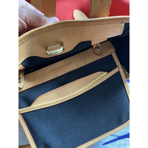 Dooney & Bourke Shoulder Bag Tote Leather Canvas Red Adjustable Straps Made USA - Picture 7 of 12